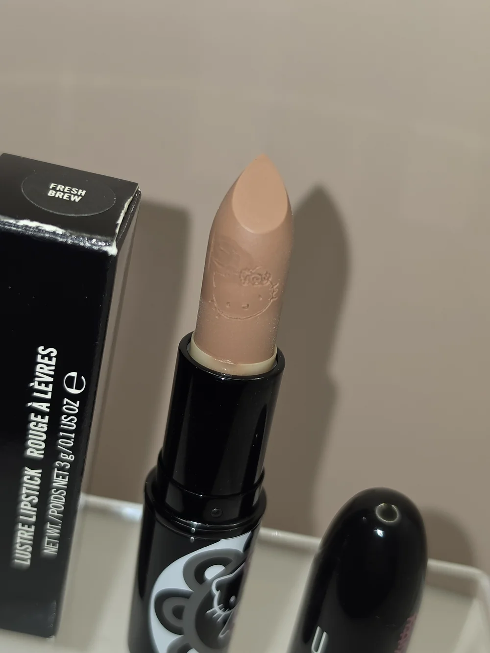 LIMITED EDITION MAC × HELLO KITTY LIPSTICK- 